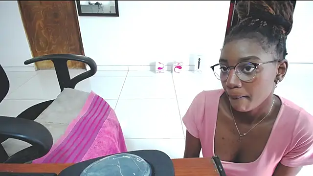 Snapshot of submissive_black_whore chatting on May 2026 02:12:01 PM submissive black whore online show from May 2026 02:12:01 PM