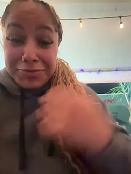 Snapshot of lovelymyah chatting on March 2025 02:58:01 AM lovelymyah online show from March 2025 02:58:01 AM