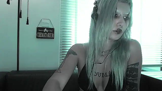 Snapshot of god_x_girl chatting on May 2026 11:45:02 PM god x girl online show from May 2026 11:45:02 PM
