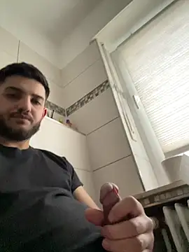 Snapshot of Furko_33 chatting on February 2025 03:05:01 PM Furko 33 online show from February 2025 03:05:01 PM