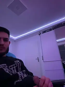 Snapshot of Furko_33 chatting on December 2025 02:09:02 AM Furko 33 online show from December 2025 02:09:02 AM