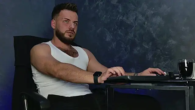 juliusmasters online show from December 2025 07:42:02 PM