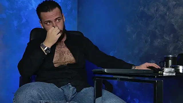 juliusmasters online show from December 2025 08:48:01 PM