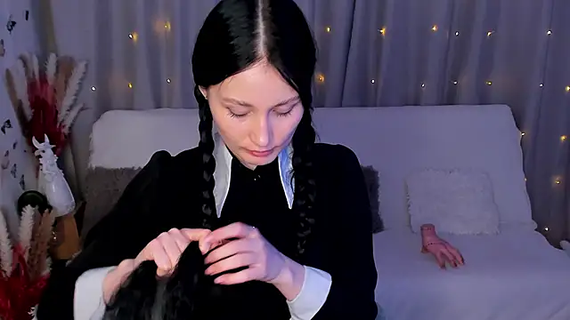 Snapshot of LisaMooore chatting on February 2025 10:43:02 PM LisaMooore online show from February 2025 10:43:02 PM