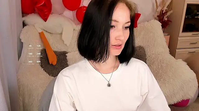 LisaMooore online show from July 2026 03:23:01 AM