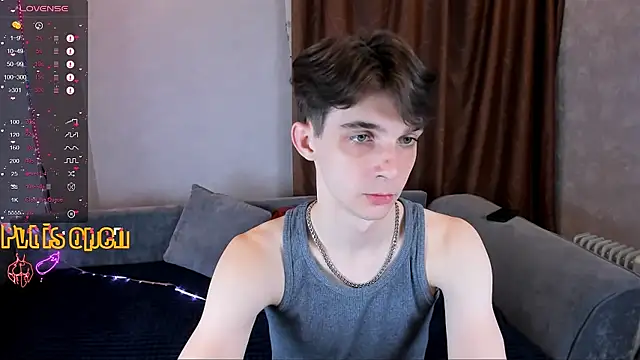 Snapshot of Aaron_Boom chatting on April 2026 08:00:02 PM Aaron Boom online show from April 2026 08:00:02 PM