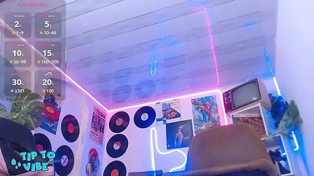 Snapshot of tamarafoxy_ chatting on September 2025 01:04:01 PM tamarafoxy online show from September 2025 01:04:01 PM