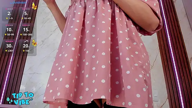 Snapshot of tamarafoxy_ chatting on March 2026 01:40:02 PM tamarafoxy online show from March 2026 01:40:02 PM