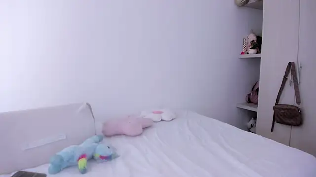 Snapshot of analia_collins chatting on September 2025 01:37:02 PM analia collins online show from September 2025 01:37:02 PM