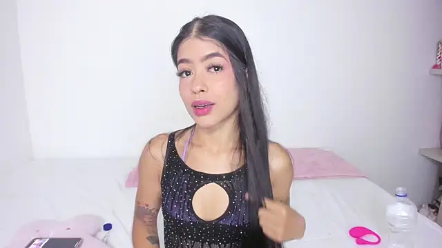 Snapshot of analia_collins chatting on October 2025 12:16:02 AM analia collins online show from October 2025 12:16:02 AM