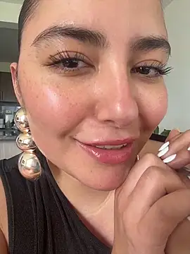 Snapshot of sukhakunis1 chatting on March 2026 06:03:01 PM sukhakunis1 online show from March 2026 06:03:01 PM