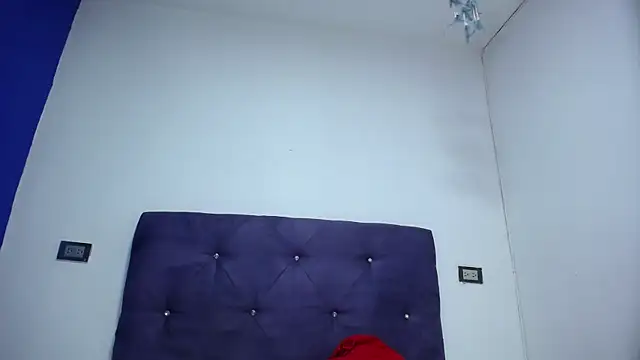 Squirter pussybomb online show from February 2025 03:48:01 AM