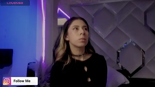 Snapshot of Sara_Foxx1 chatting on April 2026 07:03:02 PM Sara Foxx1 online show from April 2026 07:03:02 PM