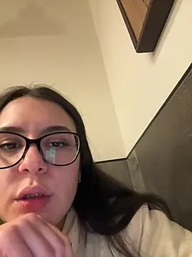 Its Jade online show from February 2025 07:22:02 PM