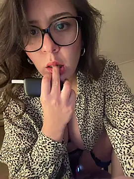 Its Jade online show from October 2025 03:00:01 PM