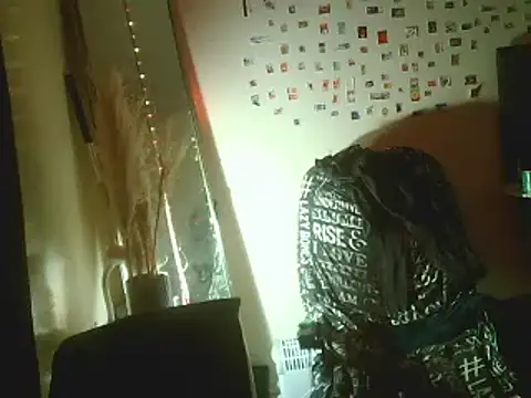 Snapshot of DaddyQuimHot chatting on February 2025 04:15:01 AM DaddyQuimHot online show from February 2025 04:15:01 AM