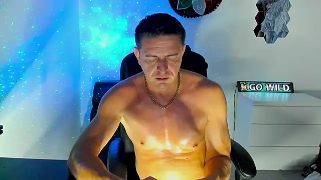 petr37pol online show from July 2026 10:25:02 PM