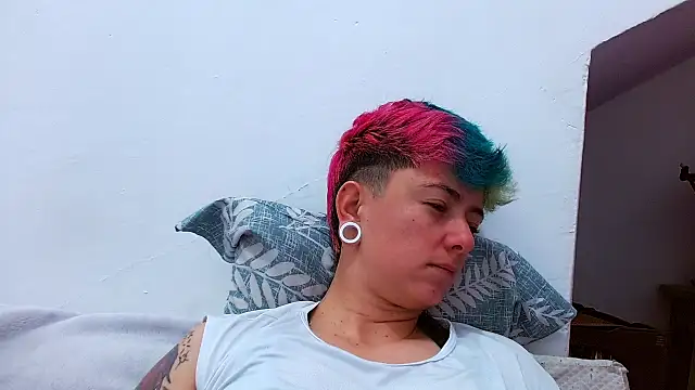 tomboyblue online show from October 2025 04:36:02 PM