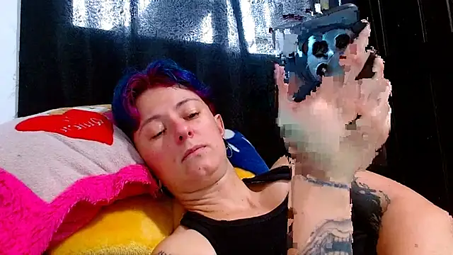 Snapshot of tomboyblue chatting on April 2026 07:04:02 PM tomboyblue online show from April 2026 07:04:02 PM