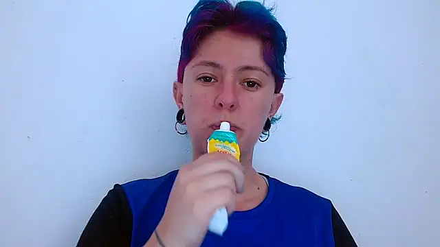 Snapshot of tomboyblue chatting on April 2026 05:24:01 PM tomboyblue online show from April 2026 05:24:01 PM