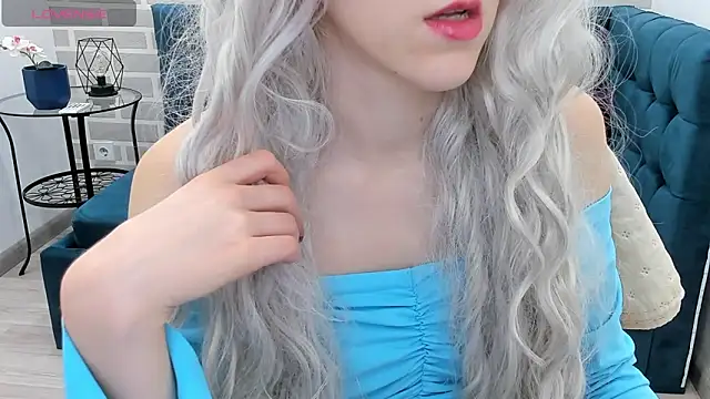 VanillaKelly online show from November 2025 01:04:01 AM