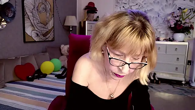 HornyMilf 555 online show from April 2026 09:18:01 AM