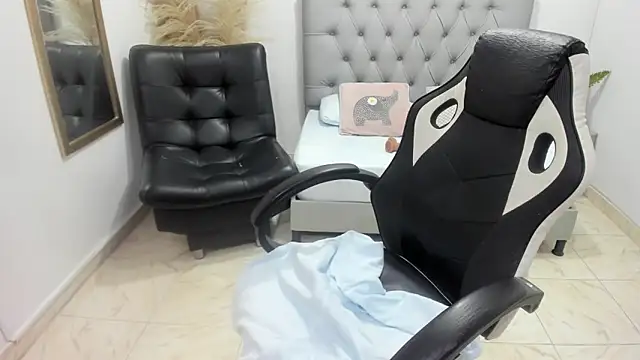 niraksil online show from February 2025 04:26:02 PM