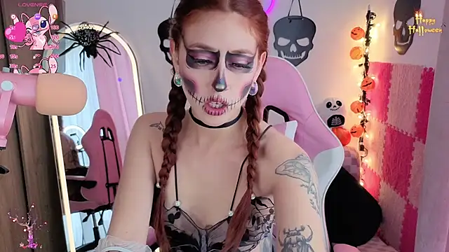 Snapshot of violet_ch chatting on October 2025 06:52:02 PM violet ch online show from October 2025 06:52:02 PM