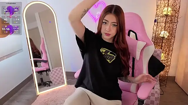 Snapshot of violet_ch chatting on December 2025 06:38:01 PM violet ch online show from December 2025 06:38:01 PM