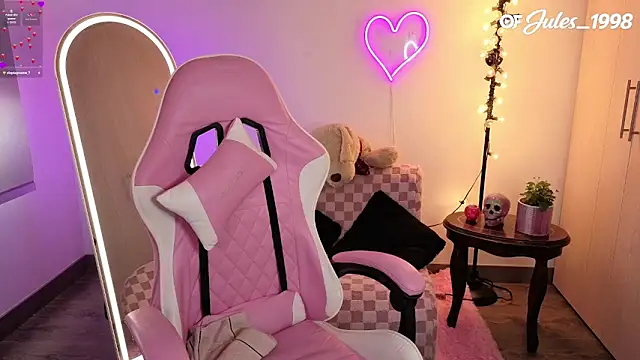 violet ch online show from April 2026 07:40:01 PM