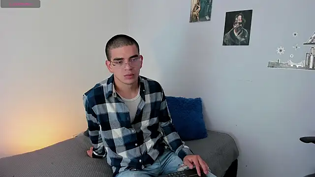 Snapshot of Ares_Johnson chatting on January 2025 01:58:01 PM Ares Johnson online show from January 2025 01:58:01 PM