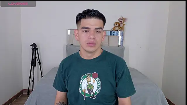 Snapshot of Ares_Johnson chatting on June 2026 02:08:01 PM Ares Johnson online show from June 2026 02:08:01 PM