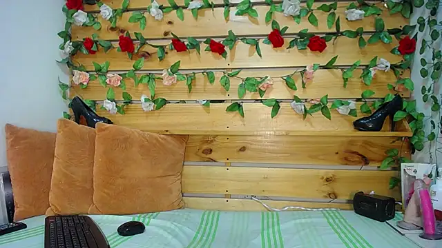 daniela casallas  online show from February 2025 05:37:01 PM