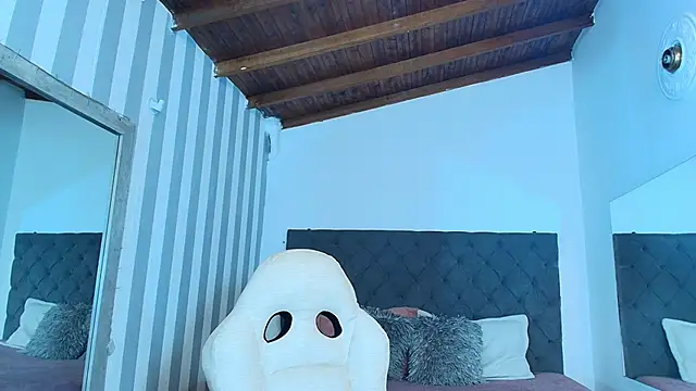 rebeca cortez  online show from January 2025 03:46:01 AM