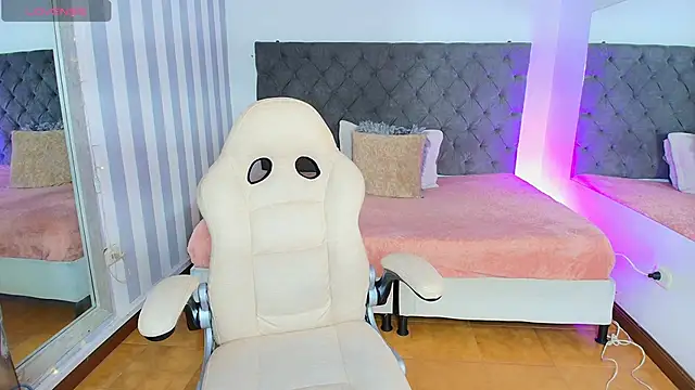 rebeca cortez  online show from January 2025 04:07:02 AM