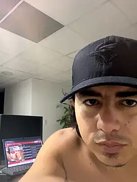 DanielGomez9 online show from December 2025 06:51:01 AM