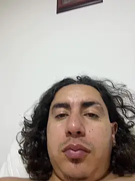 Snapshot of DanielGomez9 chatting on June 2026 01:19:02 AM DanielGomez9 online show from June 2026 01:19:02 AM