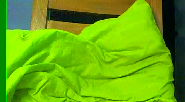 Snapshot of Ian_zaenzz chatting on December 2024 10:35:02 PM Ian zaenzz online show from December 2024 10:35:02 PM