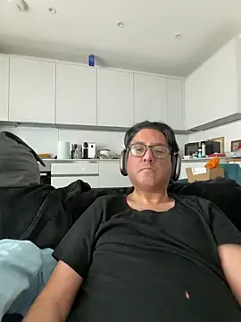 Robin007 online show from March 2025 11:20:01 AM