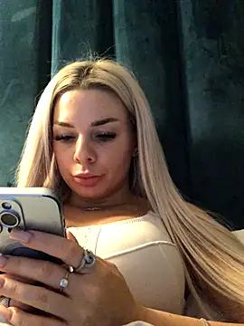 Snapshot of Russian_Ava chatting on October 2025 06:31:02 PM Russian Ava online show from October 2025 06:31:02 PM