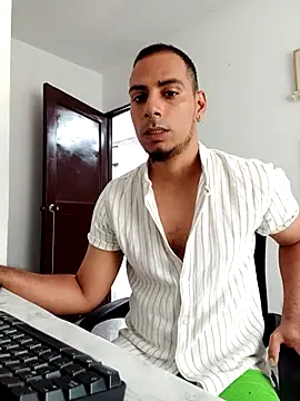 Snapshot of bonehur chatting on April 2026 09:31:01 PM bonehur online show from April 2026 09:31:01 PM