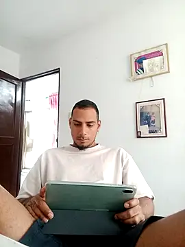 Snapshot of bonehur chatting on April 2026 09:26:02 PM bonehur online show from April 2026 09:26:02 PM