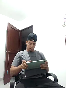 Snapshot of bonehur chatting on April 2026 04:45:02 AM bonehur online show from April 2026 04:45:02 AM