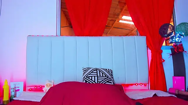 caro lyne  online show from November 2025 04:31:02 PM