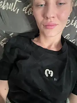 Nikol Clare online show from May 2026 12:35:01 PM