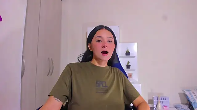 Snapshot of anny_vittar chatting on February 2025 10:22:02 PM anny vittar online show from February 2025 10:22:02 PM