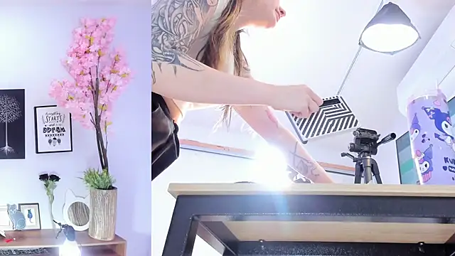 Snapshot of Siouxsie_cenobite chatting on October 2025 11:27:02 AM Siouxsie cenobite online show from October 2025 11:27:02 AM