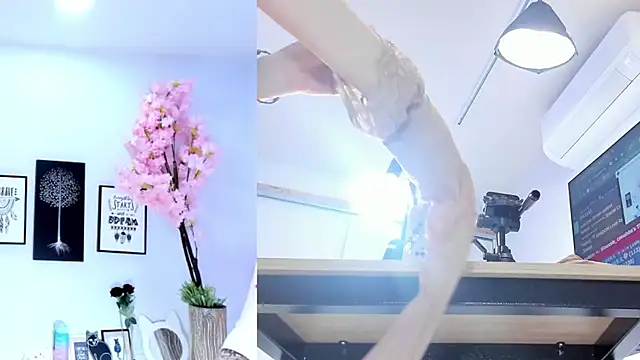 Snapshot of Siouxsie_cenobite chatting on October 2025 11:47:01 AM Siouxsie cenobite online show from October 2025 11:47:01 AM