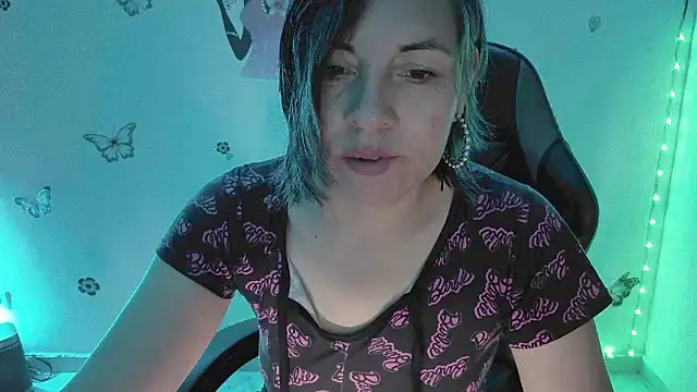 Lady breaks hearts online show from March 2026 10:21:01 AM