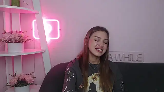 Snapshot of MilanaAngelAs chatting on November 2025 08:43:02 PM MilanaAngelAs online show from November 2025 08:43:02 PM